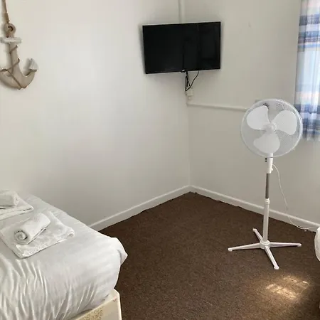 Sea View Flat 1 @ 4A Castle Street Apartment Ryde  Exterior photo